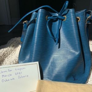 LV epi leather noe petite
